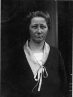 G.W. Bleumink-Louman (geb. 1877), lid van de gemeenteraad 1919-1931 Eerste vrouw in Haagse Gemeenteraad