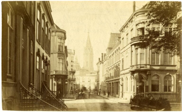 Gravenstraat, gezien van het Buitenhof naar de Groenmarkt - ca 1880 - Coll HGA